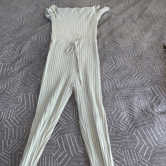 Off the shoulder ribbed jumpsuit - Picture 2 of 3